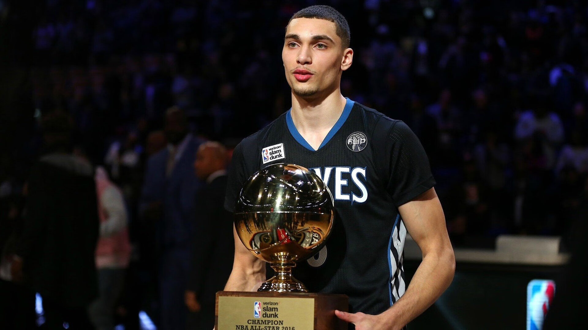 步行者巅峰对决尼克斯,西亚卡姆成为关键先生,印第安纳的救赎与新生