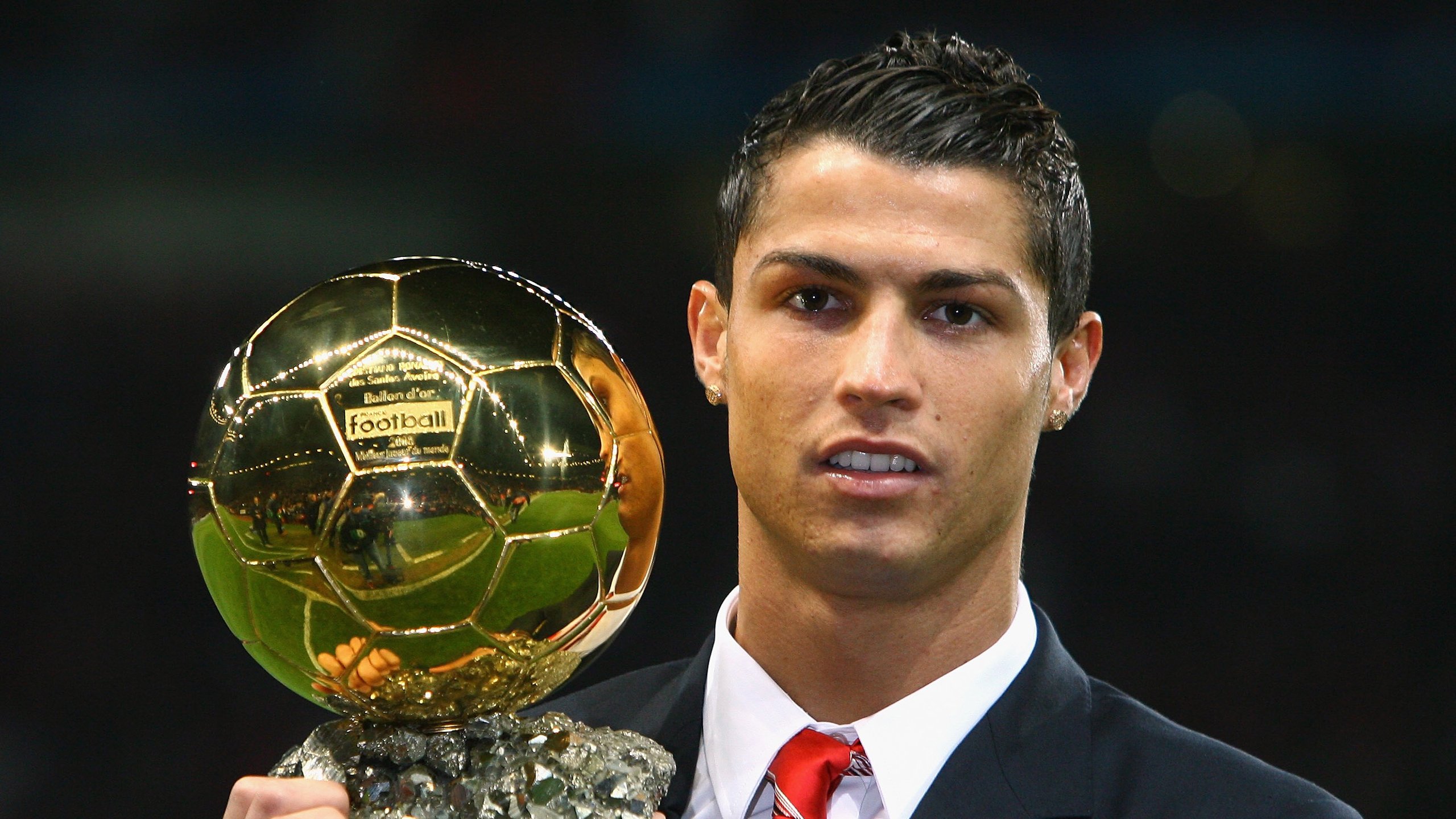 孙兴慜化身希腊战神,热刺关键战碾碎摩纳哥防线